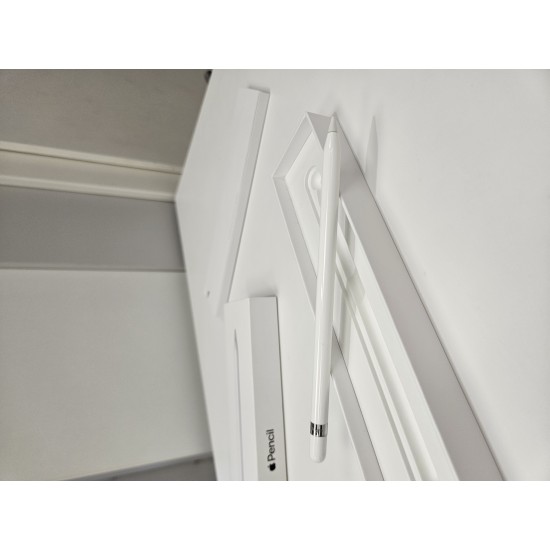 iPad Air 3 64GB White + pisalo iPad Air 3 64GB White + pisalo